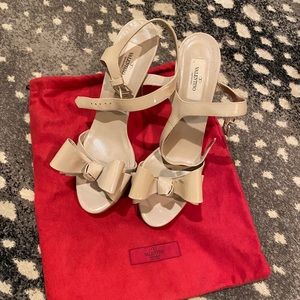 Valentino Bow Heels (size 40.5)